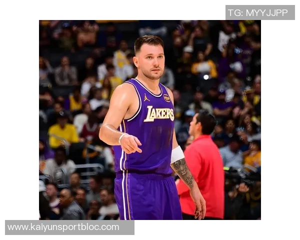 施罗德调侃东契奇要让他展现真实实力东契奇轻松回应展现幽默风采